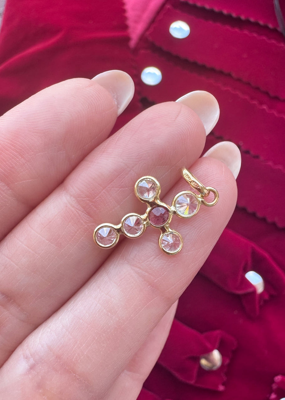 Cruz de Zirconias con piedra roja – Oro 18K (750)