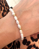 Load image into Gallery viewer, Pearls Bracelet
