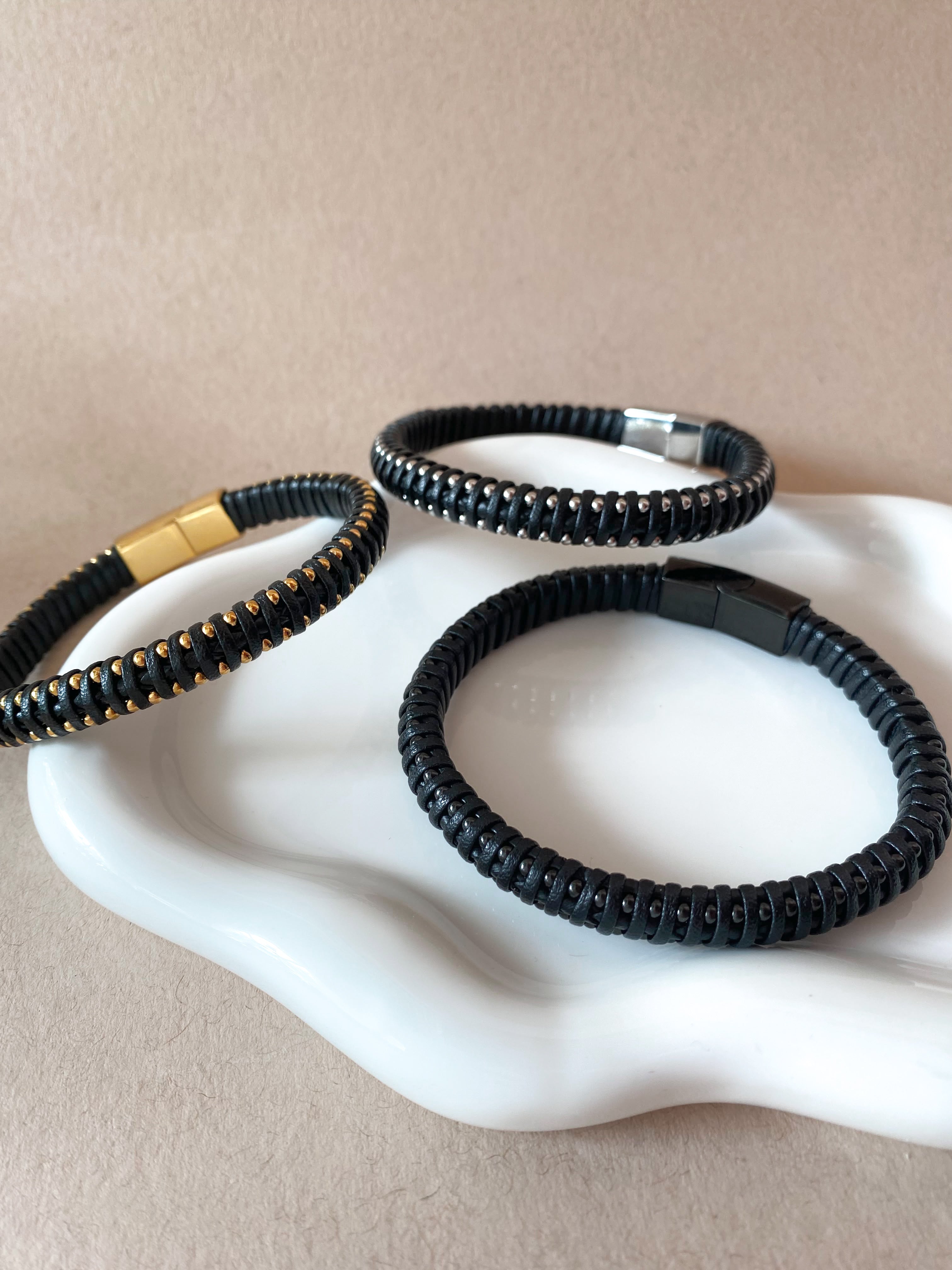 3 Different Styles of Men Leather Bracelets