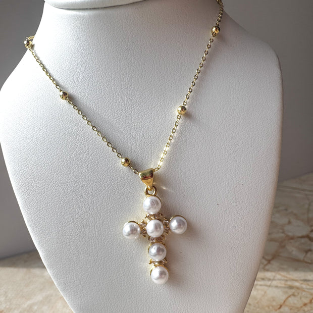 Cadena Cruz en Perlas