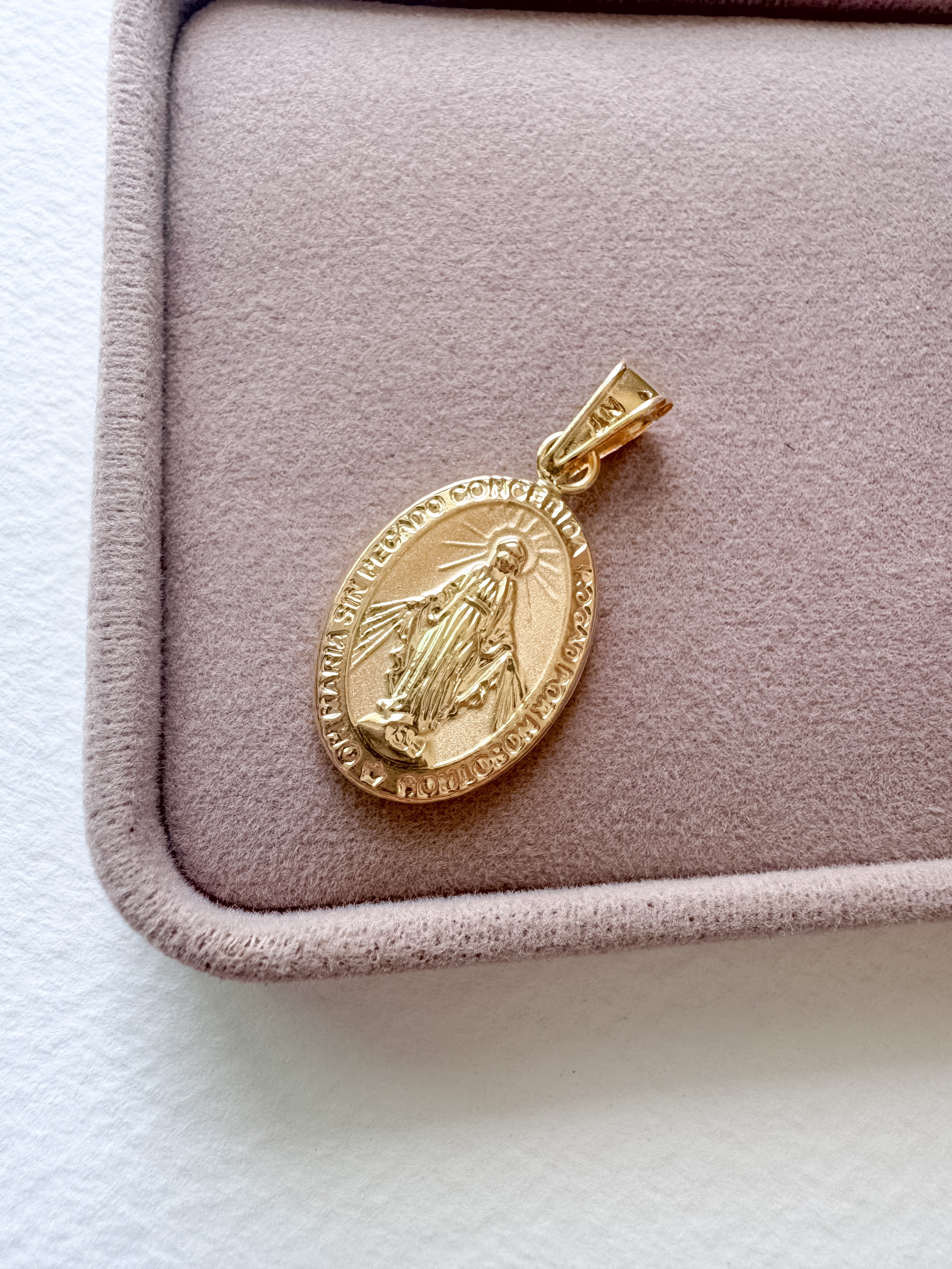Miracle Virgin Medal 18k Solid Gold Hollow Charm