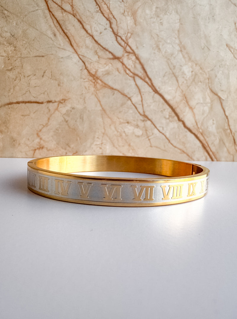 Rigid classic bracelet