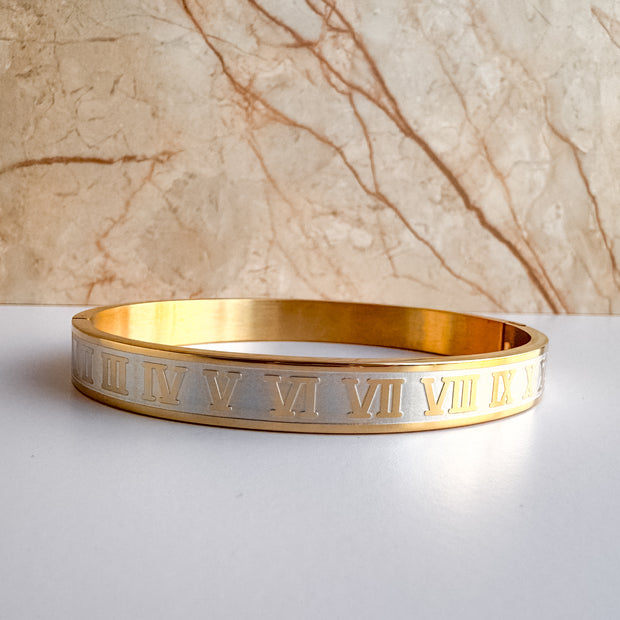 Rigid classic bracelet