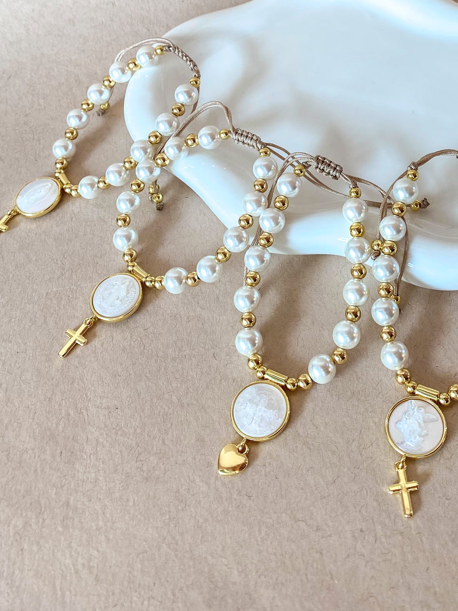 Mother of Pearls Medals Pearls Bracelet