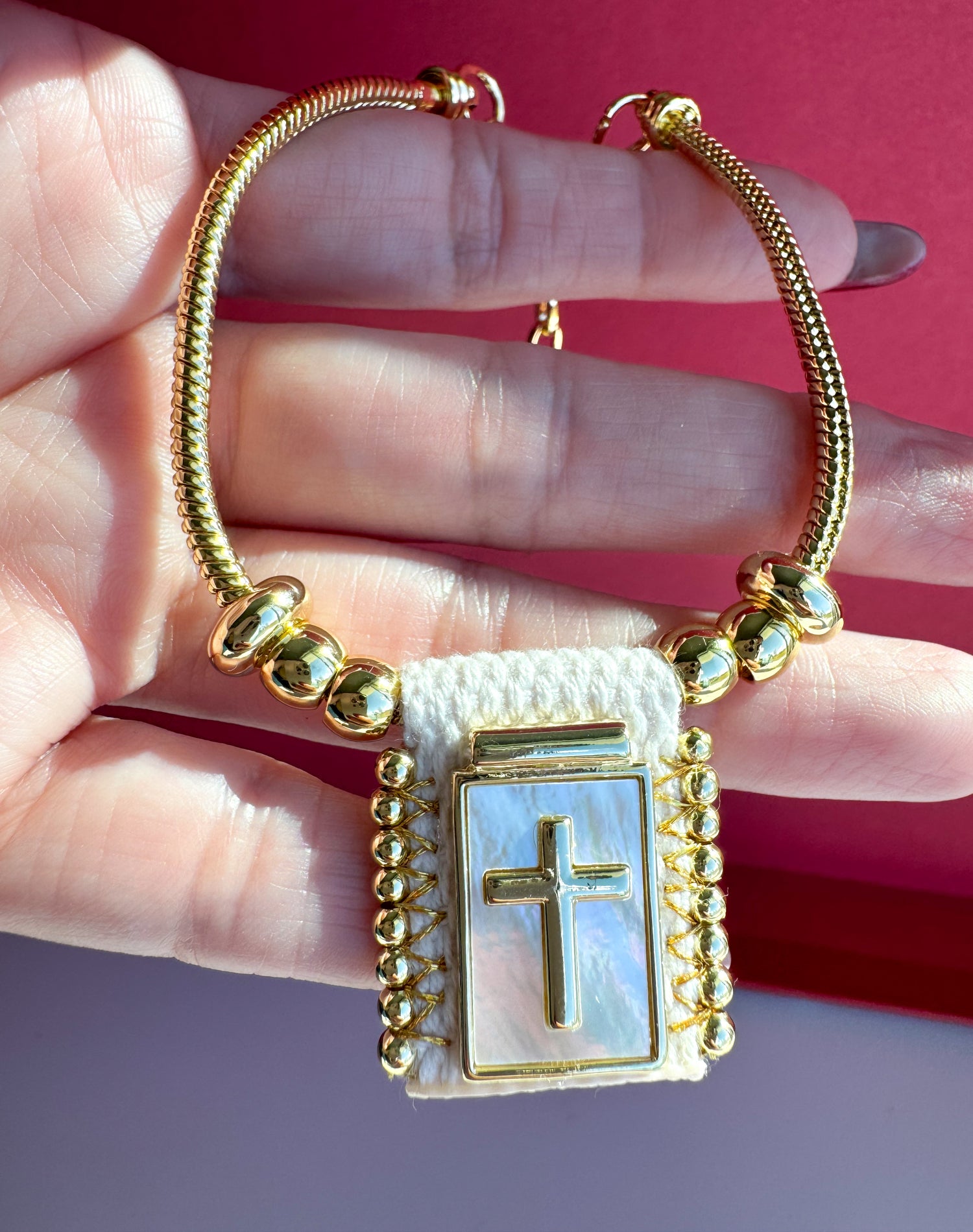 Brazalete Escapulario Cruz Gold