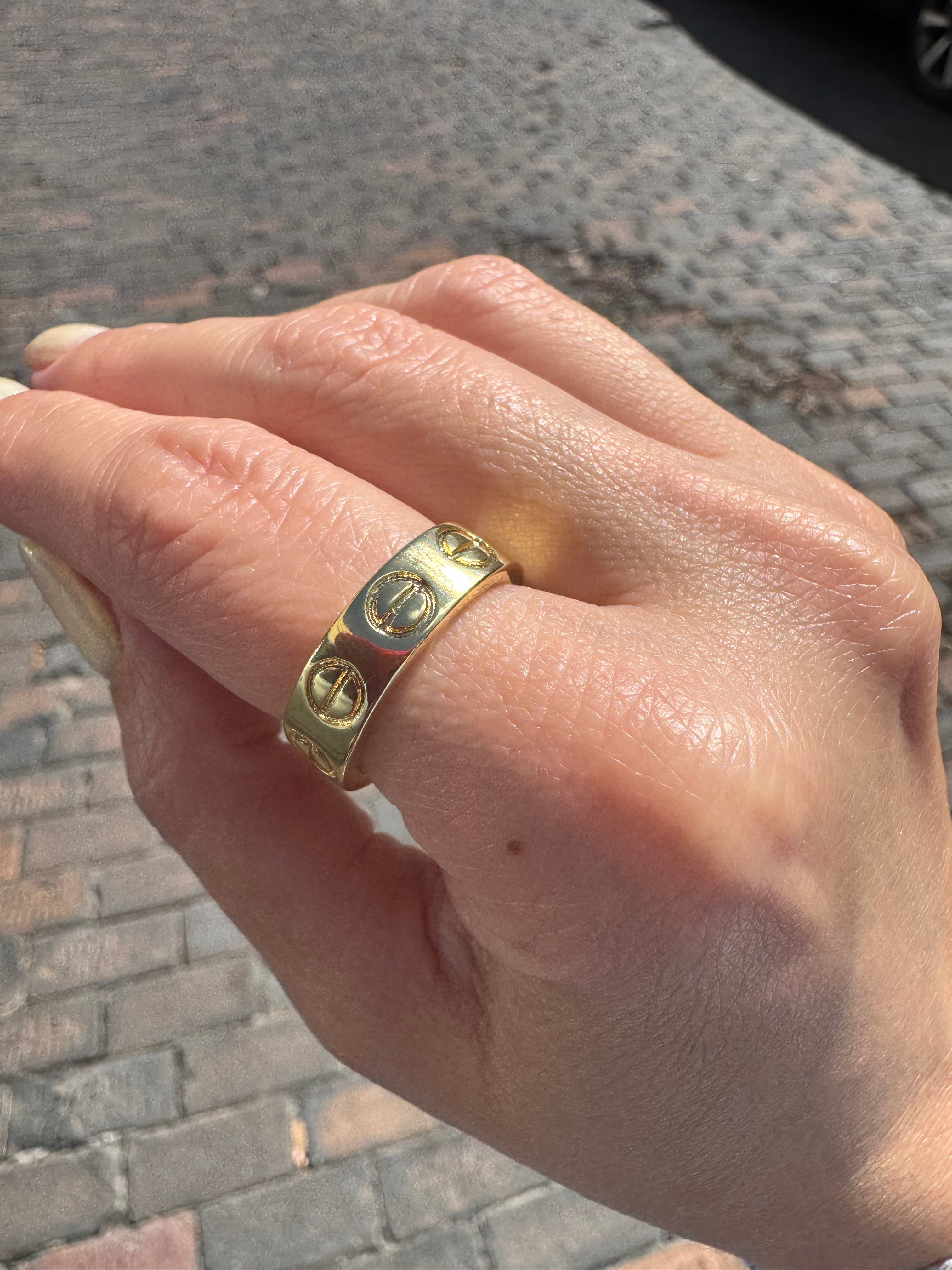 Golden Screw Style Ring