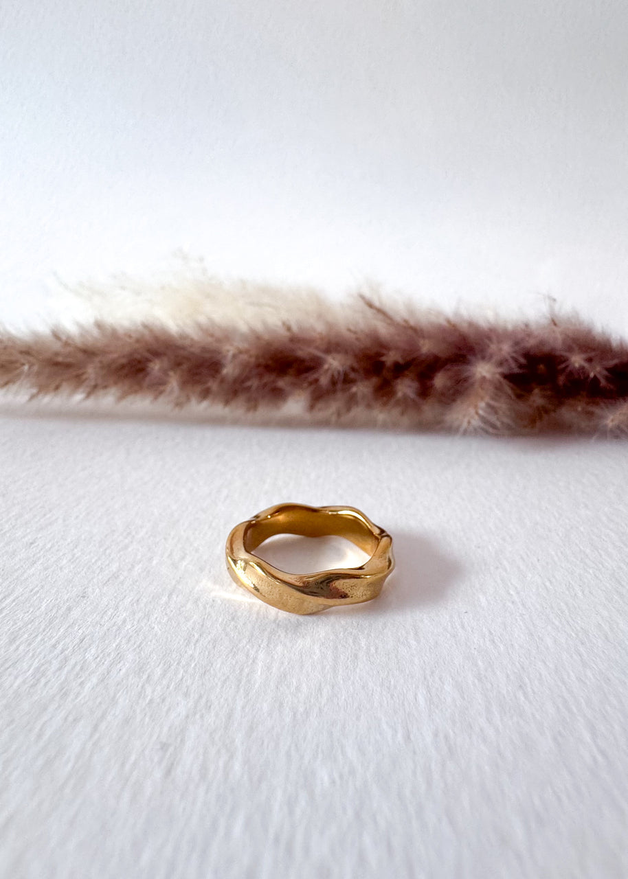 Golden Twist Shape Steel Ring