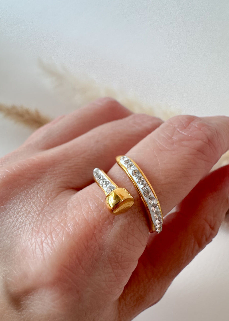 Shiny Clou Style Steel Ring