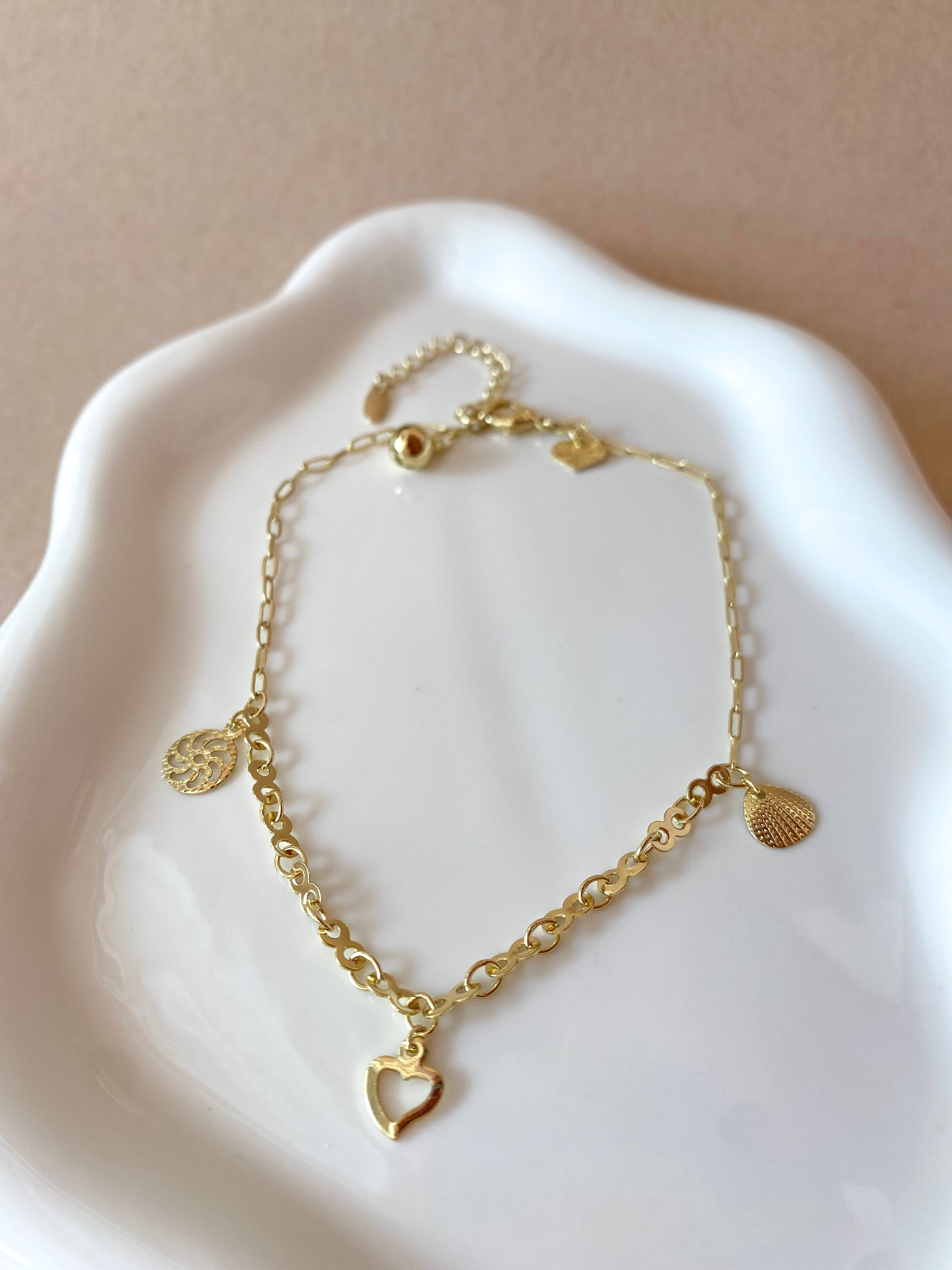 3 Charms Heart Golden Interlaced Chain Anklet