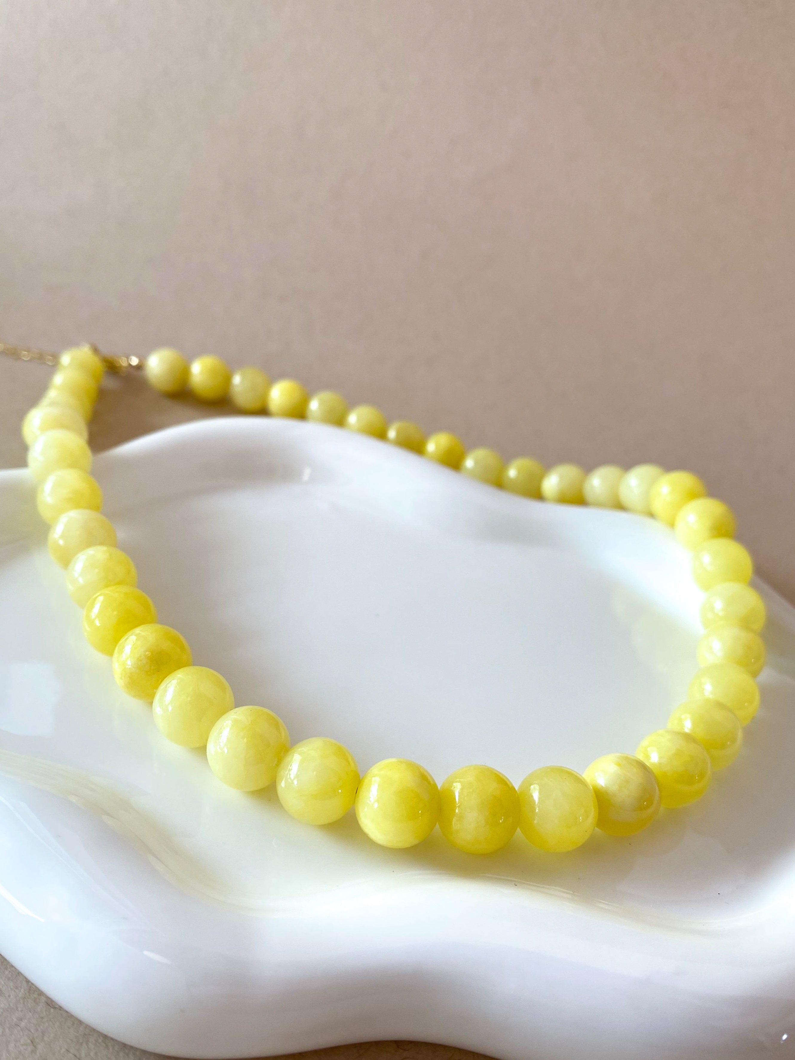 Light Yellow Jade 10mm Short Necklace