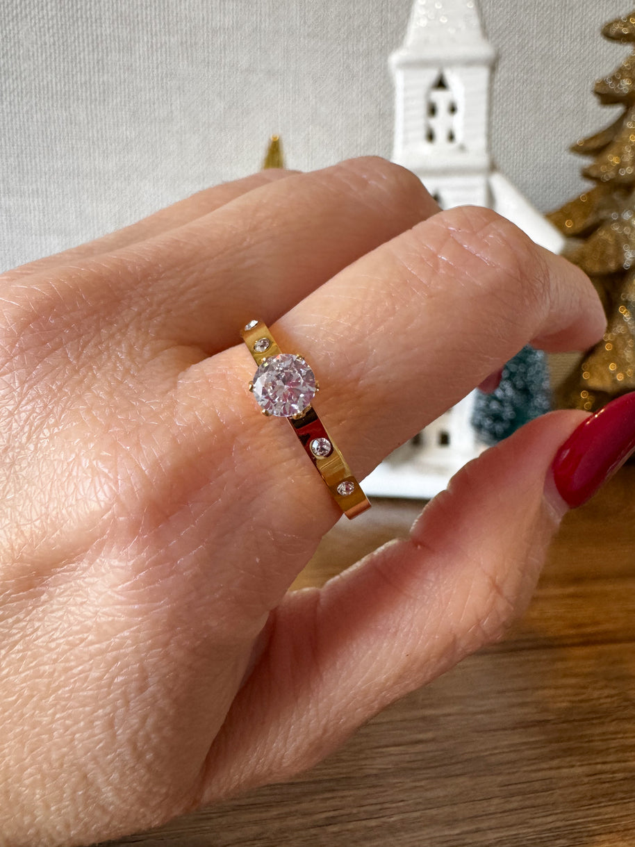 Golden Single Zircon Steel Ring