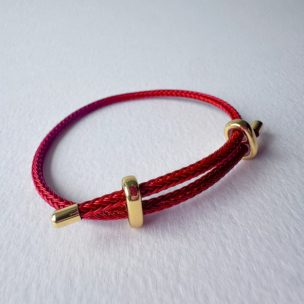 Red Cord Ajustable Plain Bracelet
