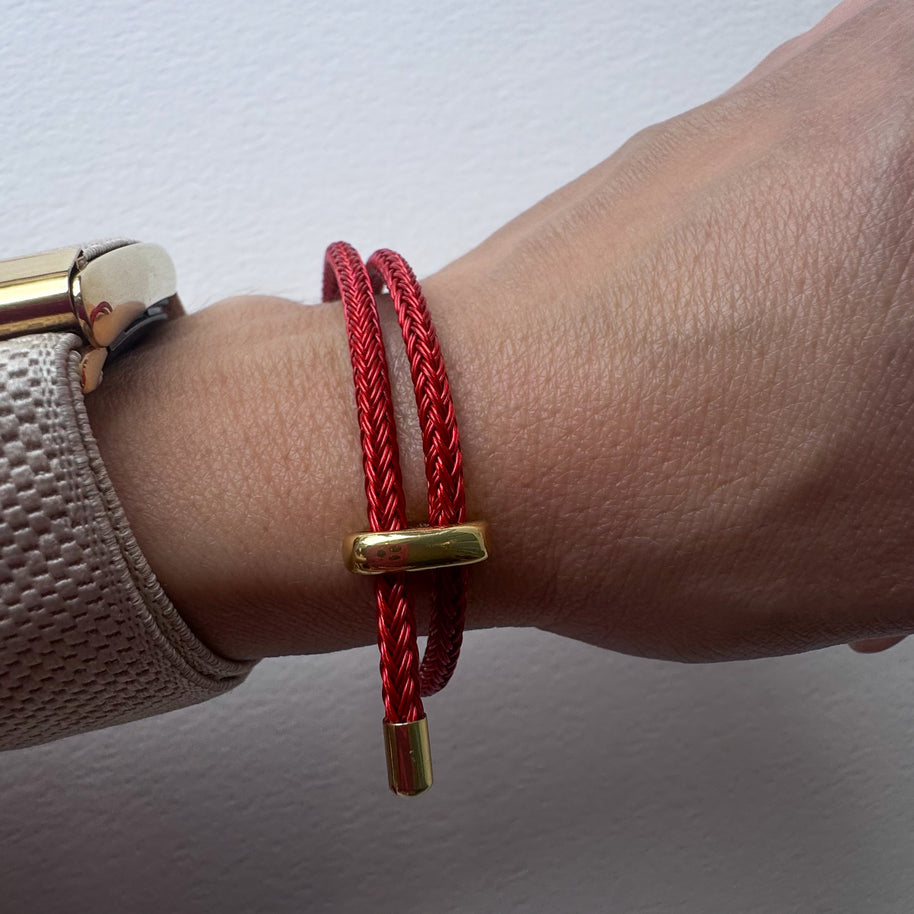 Red Cord Ajustable Plain Bracelet