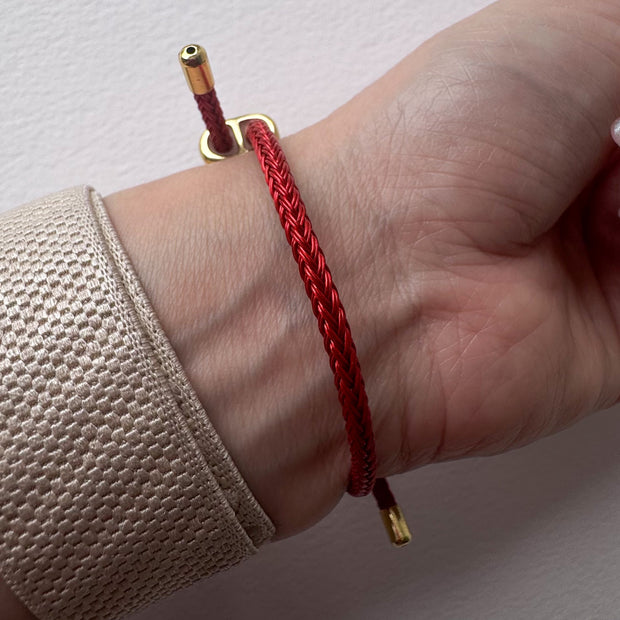 Red Cord Ajustable Plain Bracelet